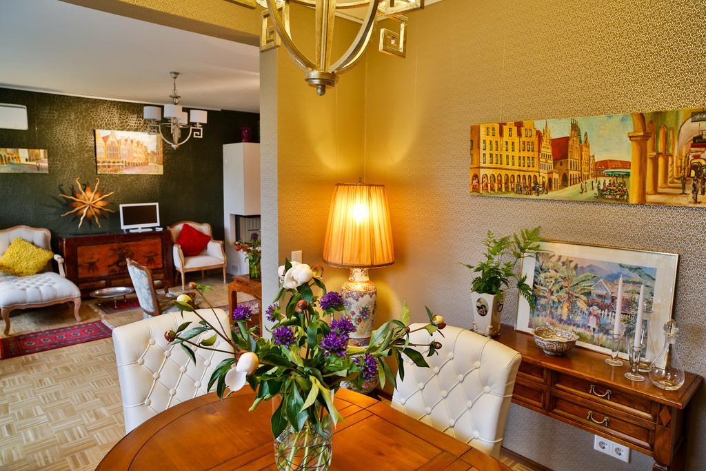 Golden Treasure Deluxe Apartment มึนสเทอร์ ห้อง รูปภาพ